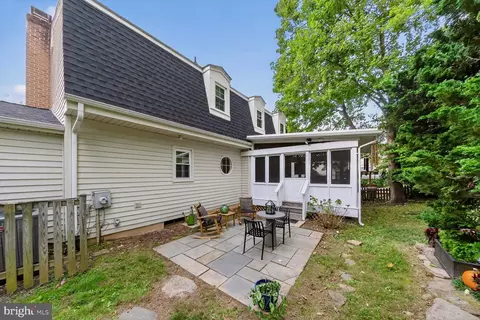 Exterior - 8703 Etta Dr, Springfield, VA 22152 photo 5 of 7