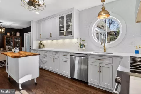Kitchen - 8703 Etta Dr, Springfield, VA 22152 photo 1 of 2