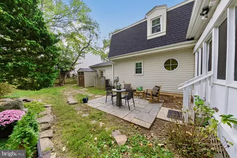 Exterior - 8703 Etta Dr, Springfield, VA 22152 photo 4 of 7