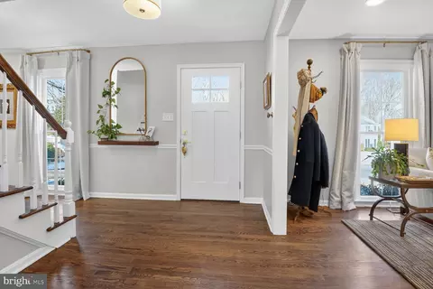Entry Way - 8703 Etta Dr, Springfield, VA 22152 photo 1 of 2
