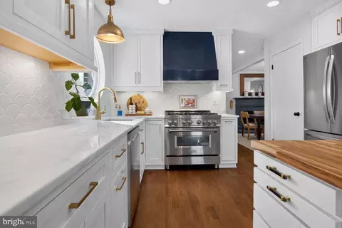 Kitchen - 8703 Etta Dr, Springfield, VA 22152 photo 2 of 2