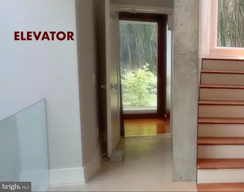 Entry Way - 1100 Crest Ln, Mclean, VA 22101 photo 8 of 25