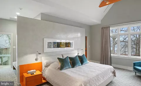 Bedroom - 1100 Crest Ln, Mclean, VA 22101 photo 1 of 4