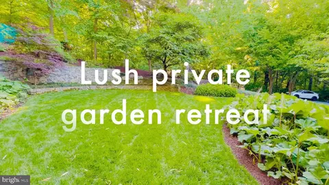 Exterior - 1100 Crest Ln, Mclean, VA 22101 photo 1 of 17