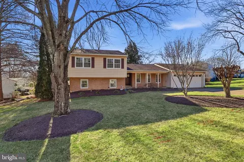 5207 Ruffner Woods Ct, Burke, VA 22015