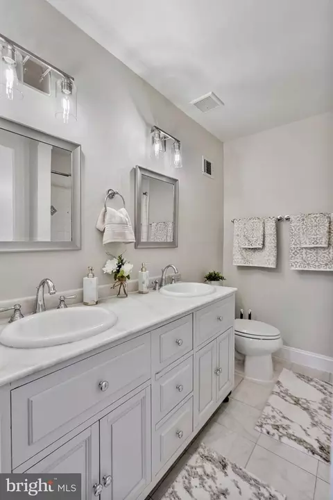 Bath - 2257 Wheelwright Ct, Reston, VA 20191 photo 3 of 8