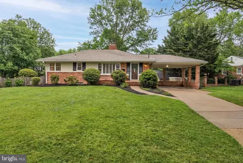 7911 Bainbridge Rd, Alexandria, VA 22308