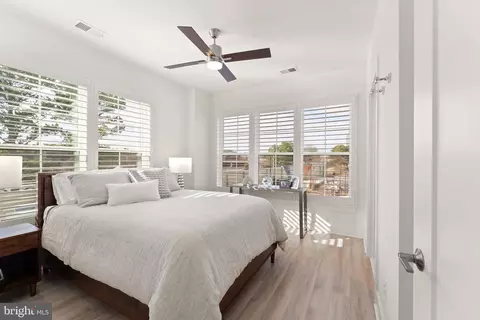 Bedroom - 11256 Faraday Park Dr, Reston, VA 20190 photo 4 of 8