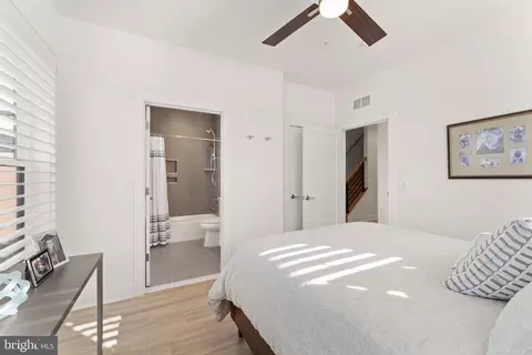 Bedroom - 11256 Faraday Park Dr, Reston, VA 20190 photo 6 of 8