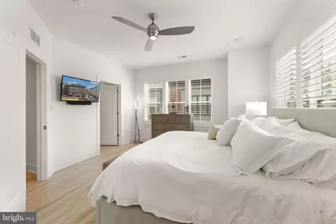 Bedroom - 11256 Faraday Park Dr, Reston, VA 20190 photo 3 of 8