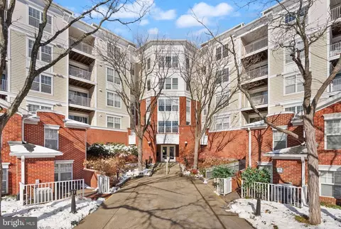 1625 International Dr #305, Mclean, VA 22102