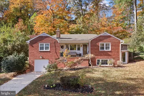 5124 Chowan Ave, Alexandria, VA 22312