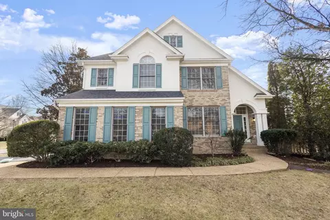 2370 Whitestone Hill Ct, Falls Church, VA 22043
