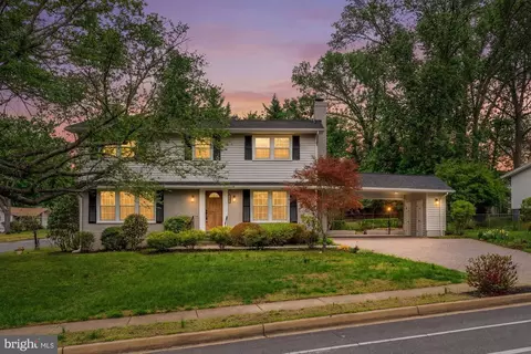 8612 Cottage St, Vienna, VA 22180