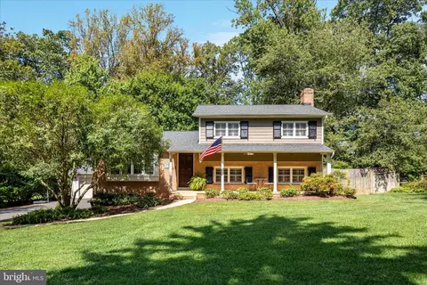 12016 Wayland St, Oakton, VA 22124