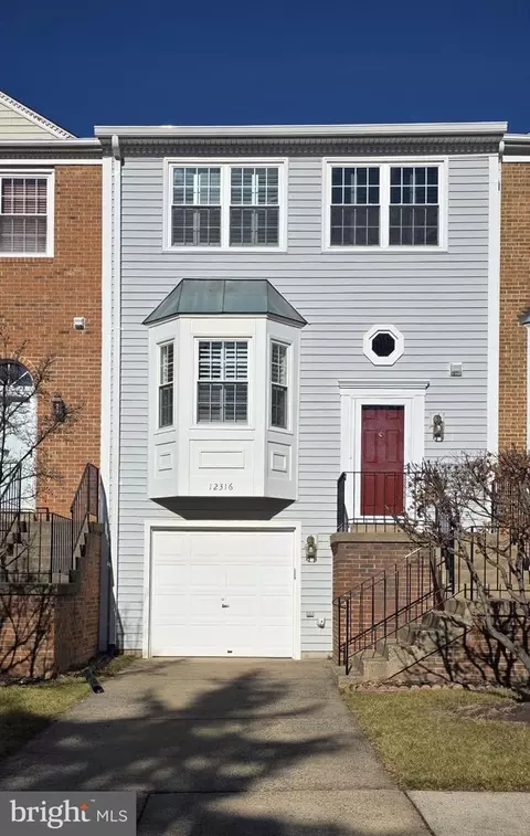 12316 Field Lark Ct, Fairfax, VA 22033