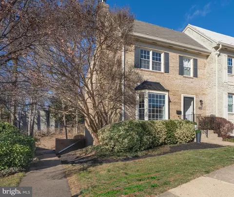 7414 Eldorado St, Mclean, VA 22102