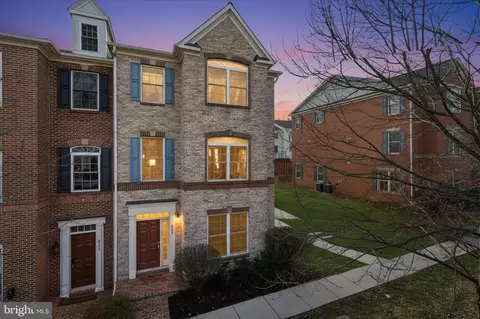 411 Spring St, Herndon, VA 20170