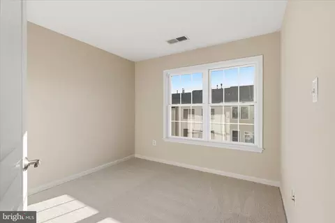 Bedroom - 411 Spring St, Herndon, VA 20170 photo 4 of 4
