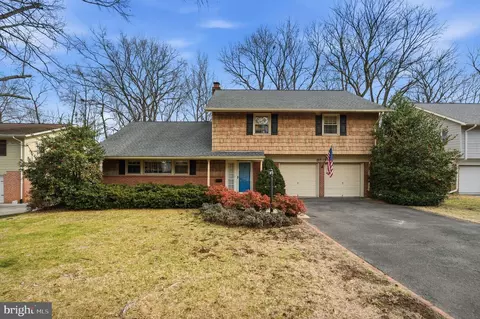 8517 Bound Brook Ln, Alexandria, VA 22309