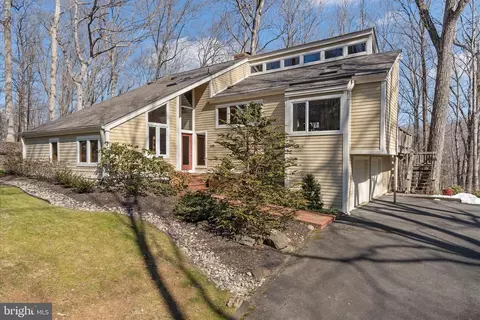 12500 Paradise Spring Rd, Clifton, VA 20124