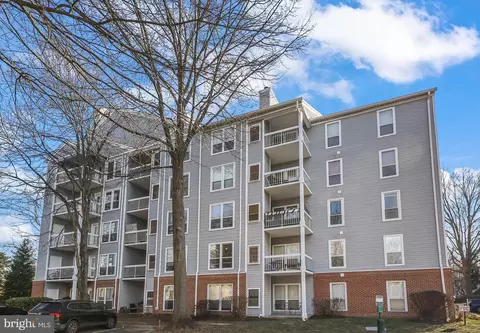 3175 Summit Square Dr #5-E3, Oakton, VA 22124