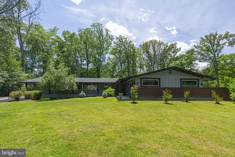 9005 Southwick St, Fairfax, VA 22031