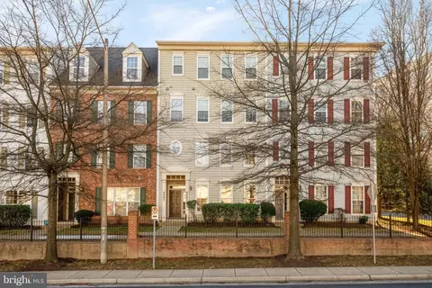 8093 Gatehouse Rd #2, Falls Church, VA 22042