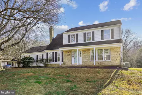 12179 Queens Brigade Dr, Fairfax, VA 22030