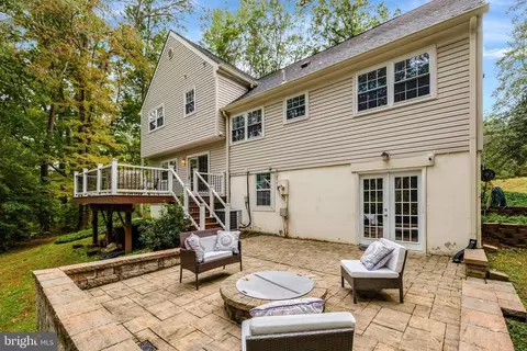 Exterior - 1827 Post Oak Trl, Reston, VA 20191 photo 2 of 6