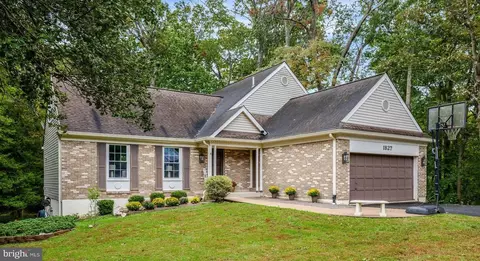 1827 Post Oak Trl, Reston, VA 20191