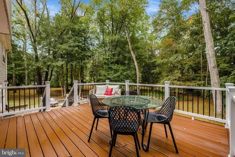 Exterior - 1827 Post Oak Trl, Reston, VA 20191 photo 3 of 6