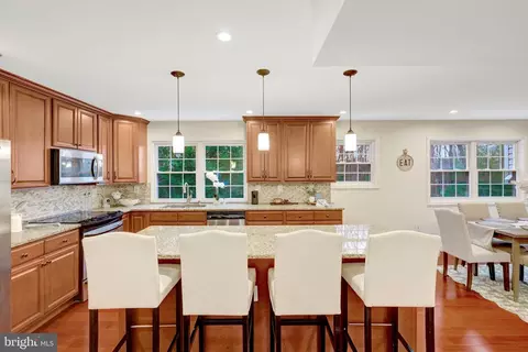 Kitchen - 1827 Post Oak Trl, Reston, VA 20191 photo 4 of 4