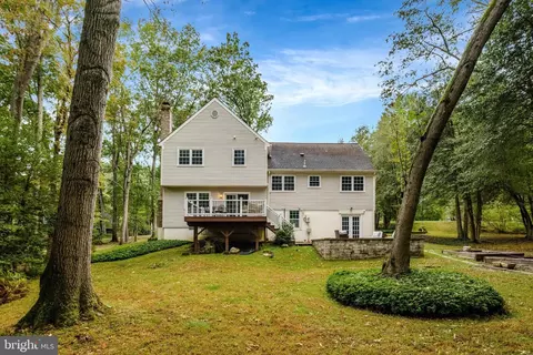 Exterior - 1827 Post Oak Trl, Reston, VA 20191 photo 5 of 6