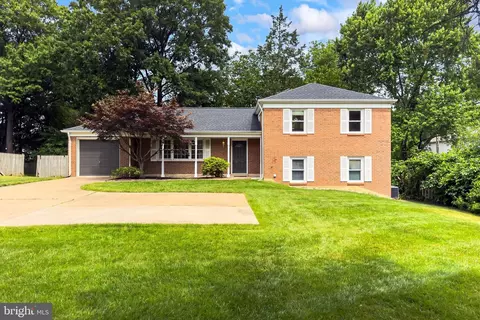 754 Barbaralynn Pl, Herndon, VA 20170