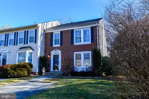3891 Mohr Oak Ct, Fairfax, VA 22033
