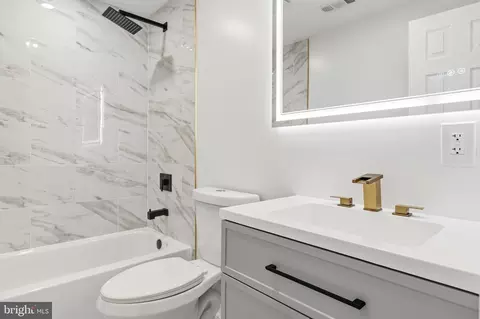 Bath - 1840 Post Oak Trl, Reston, VA 20191 photo 6 of 6