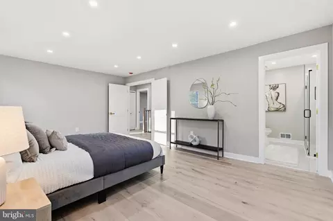 Bedroom - 1840 Post Oak Trl, Reston, VA 20191 photo 3 of 4