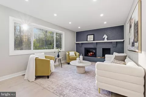Living - 1840 Post Oak Trl, Reston, VA 20191 photo 3 of 5