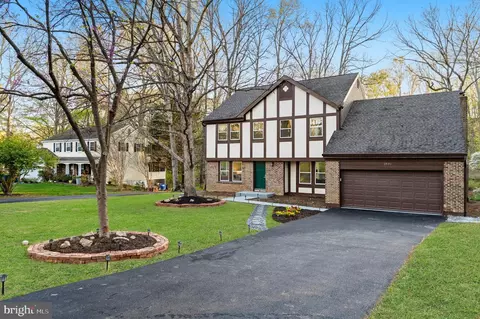 Exterior - 1840 Post Oak Trl, Reston, VA 20191 photo 2 of 4