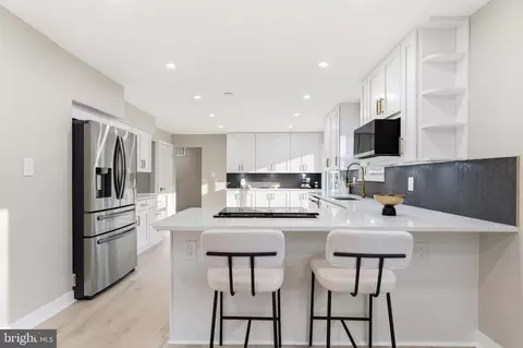 Kitchen - 1840 Post Oak Trl, Reston, VA 20191 photo 4 of 4