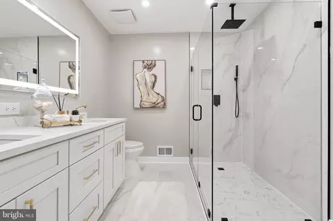Bath - 1840 Post Oak Trl, Reston, VA 20191 photo 3 of 6