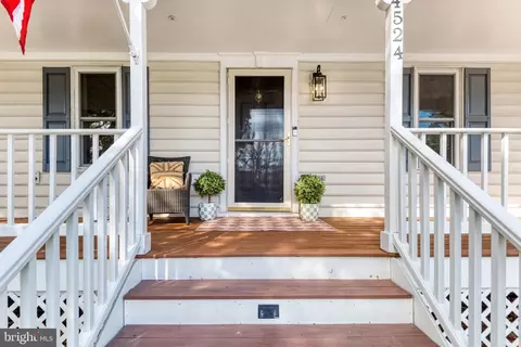 4524 Samuels Pine Rd, Chantilly, VA 20151