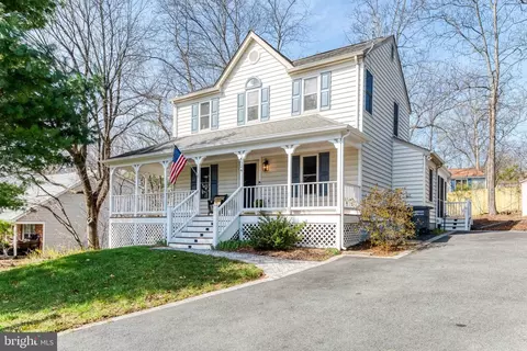 Exterior - 4524 Samuels Pine Rd, Chantilly, VA 20151 photo 5 of 13