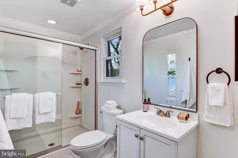 Bath - 4524 Samuels Pine Rd, Chantilly, VA 20151 photo 1 of 3