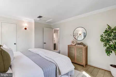 Bedroom - 4524 Samuels Pine Rd, Chantilly, VA 20151 photo 2 of 6
