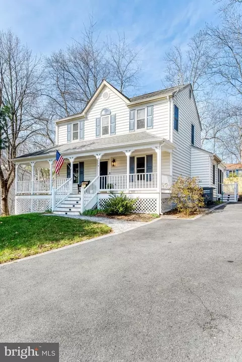Exterior - 4524 Samuels Pine Rd, Chantilly, VA 20151 photo 3 of 13