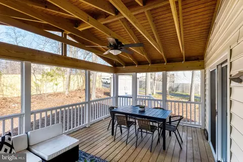 Exterior - 4524 Samuels Pine Rd, Chantilly, VA 20151 photo 6 of 13