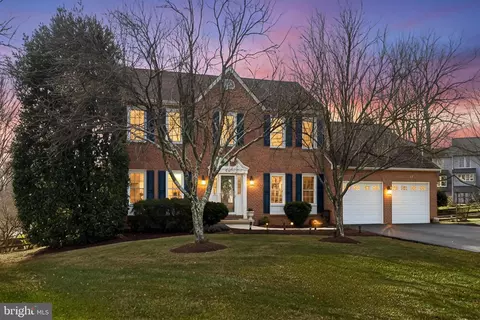6226 Point Ct, Centreville, VA 20120