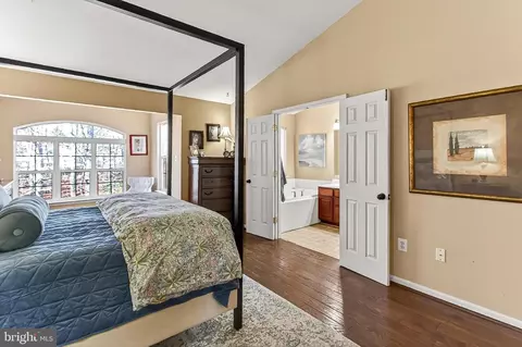 Bedroom - 8445 Carmela Cir, Springfield, VA 22153 photo 5 of 6